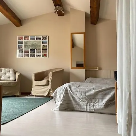 Villa Charmigt Med Takterass