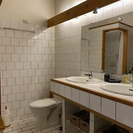 Villa Charmigt Med Takterass *