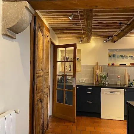 Villa Charmigt Med Takterass *