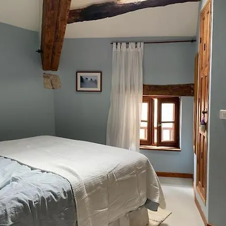Charmigt Med Takterass Villa