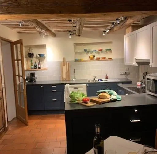 Villa Charmigt Med Takterass