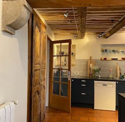 Villa Charmigt Med Takterass *
